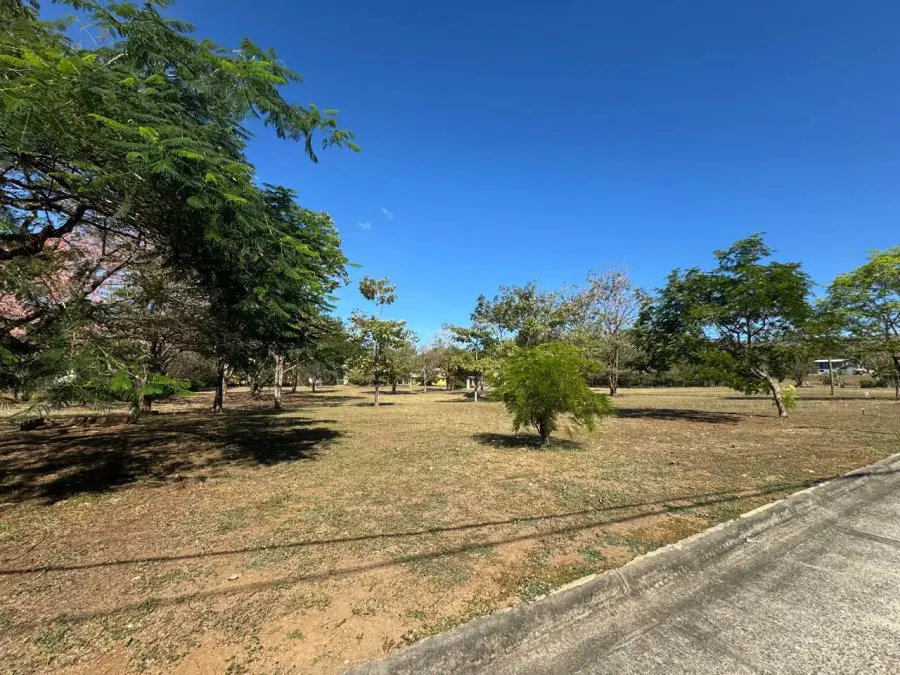 Building lot with paved road access in a residential area of Playa Potrero